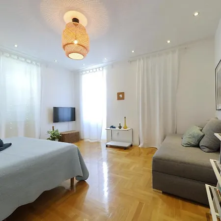 아파트 Lovely Rita's - Cosy In Center *