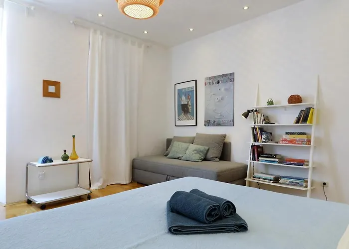 Lovely Rita's - Cosy In Center *