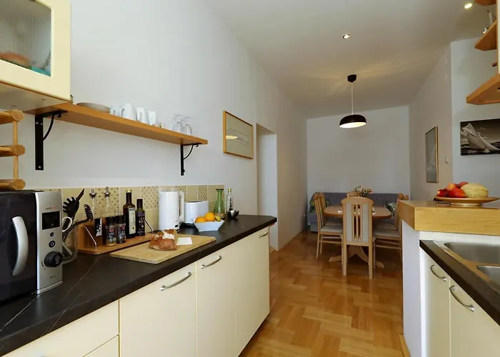 Lovely Rita's - Cosy In Center Apartment *