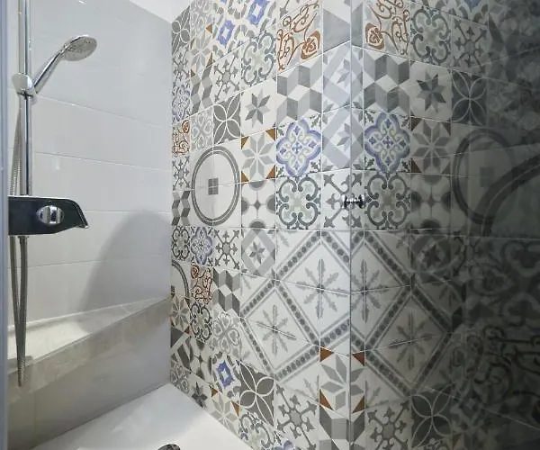 Lovely Rita's - Cosy In Center שיבניק